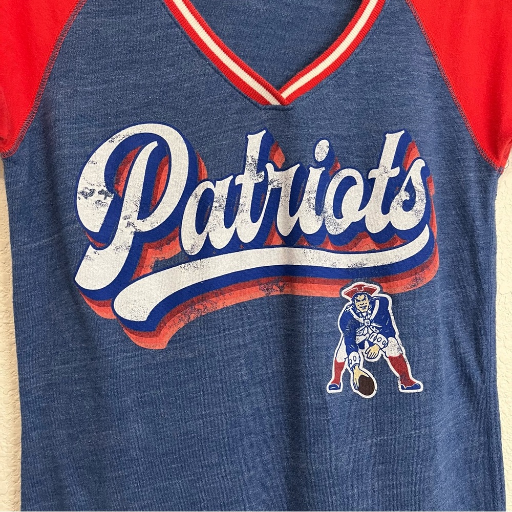 NFL Team New England Patriots V Neck Top Short Sleeve Shirt Womens Size S - Picture 2 of 9